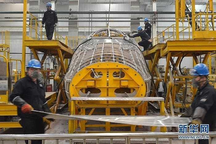 Tàu cao tốc CRH380A mới của Trung Quốc đang được lắp ráp với tốc độ tối đa 380km/h