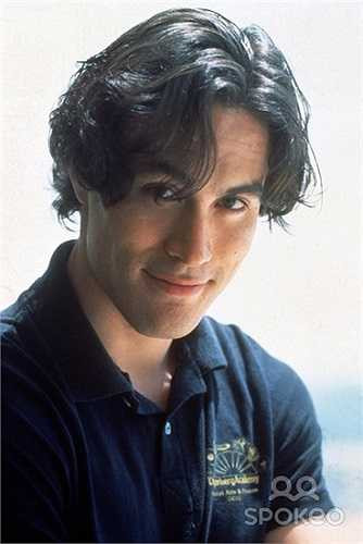 Năm 20 tuổi, Lý Quốc Hào tới New York theo học diễn xuất.