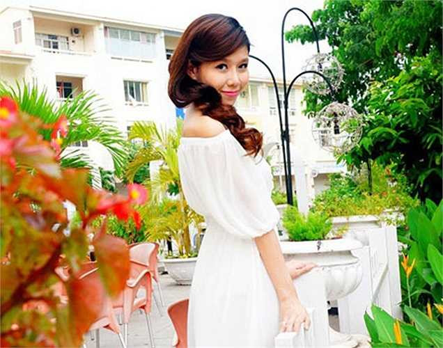 Năm 2009, với óc quan sát nhạy bén, Nghi nhận ra khoảng trống của thị trường bất động sản, với máu kinh doanh, sự liều lĩnh, linh hoạt, cùng sự giúp đỡ của người thân, Nghi đầu tư tiền vào phân khúc nhà thu nhập thấp cho người lao động. Số tiền đầu tư không nhiều nhưng mang lại nguồn lợi lớn cho cô.