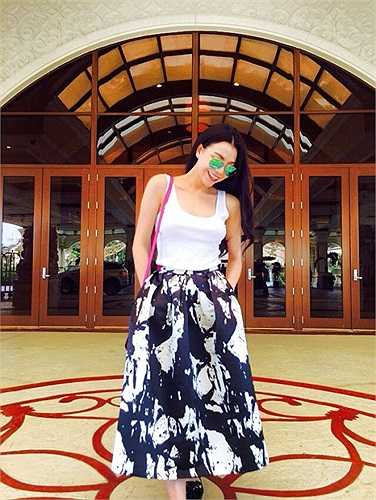 Thu Minh phiêu trên sân khấu.