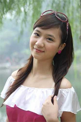 Trước khi đến với Chúc bé ngủ ngon, Linh Chi đã dẫn qua nhiều chương trình như Hugo và các bạn của Đài PT-TH Hà Nội, các chương trình của sở Văn hóa – Thể thao – Du lịch.