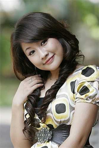 Quỳnh Anh đạt danh hiệu Người phụ nữ thân thiện cuộc thi Phụ nữ thế kỉ 21 năm 2007, Giải nhất cuộc thi tìm kiếm MC truyền hình Mekool, Giải 3 cuộc thi tiếng Anh My voice trường ĐH Ngoại Thương năm 2006, Người dẫn chuyện xuất sắc nhất 8 tỉnh đồng bằng sông Hồng năm 2001…