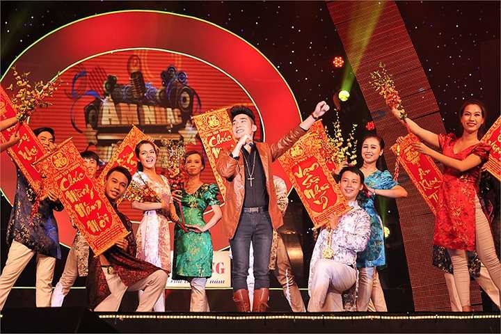 Anh còn kịp gửi đến khán giả ca khúc Khi giấc mơ về được remix theo phong cách sôi động.