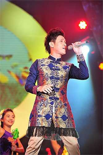 Sự xuất hiện trở lại của anh nhận được nhiều sự cổ vũ của khán giả.