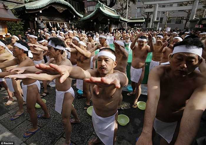 Lúc này, nhiệt độ ở Tokyo là 6 độ C