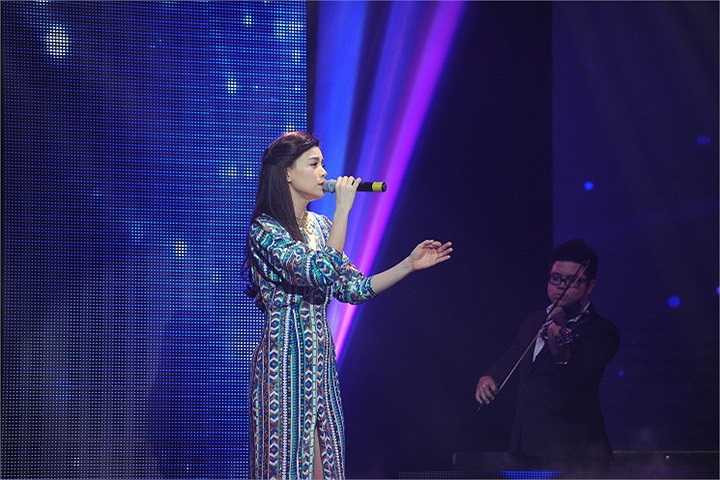 Có thể nói với liveshow lần này, Trấn Thành đã chiếm trọn tình cảm của khán giả bằng cách thể hiện gần gũi, tự nhiên và đầy hài hước.