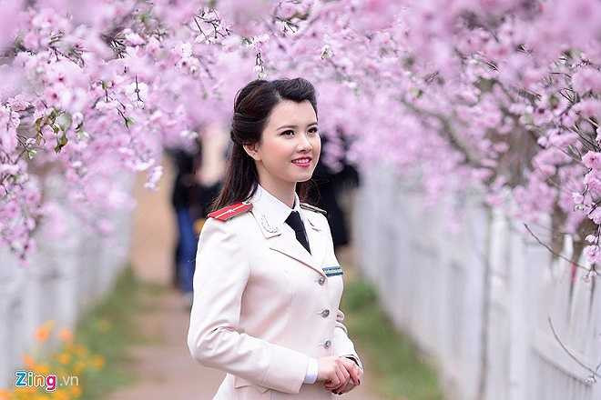 Hai năm gắn bó với nghề, Hương Giang cho rằng giọng nói chính là trang sức đẹp nhất của một MC. 