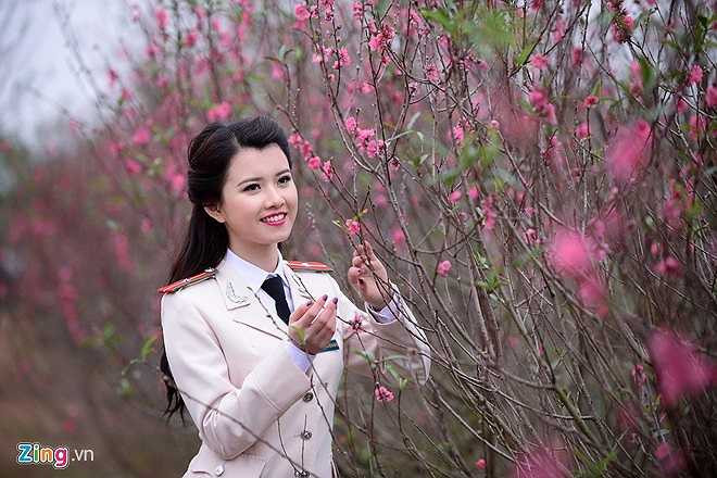 Sở hữu khuôn mặt khả ái, nhưng Hương Giang không hề có ý định lấn sân sang lĩnh vực khác mà chỉ mong muốn luôn hoàn thành tốt nhiệm vụ được giao. 