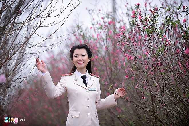 Nhìn lại một năm đã qua với nhiều thành công trong công việc, học tập, Hương Giang vẫn khiêm tốn: 'Mình là một người may mắn'. 