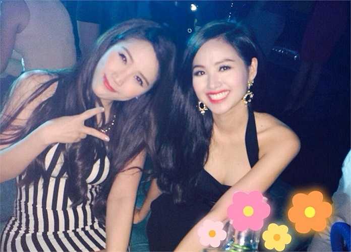 Bảo Thy nhí nhảnh bên Tâm Tít.