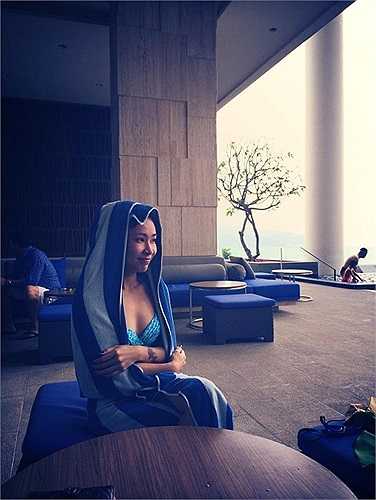 Uyên Linh khoe ảnh đáng yêu.