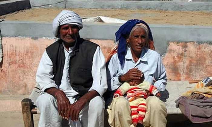 Người phụ nữ làm mẹ lần đầu ở tuổi 70 