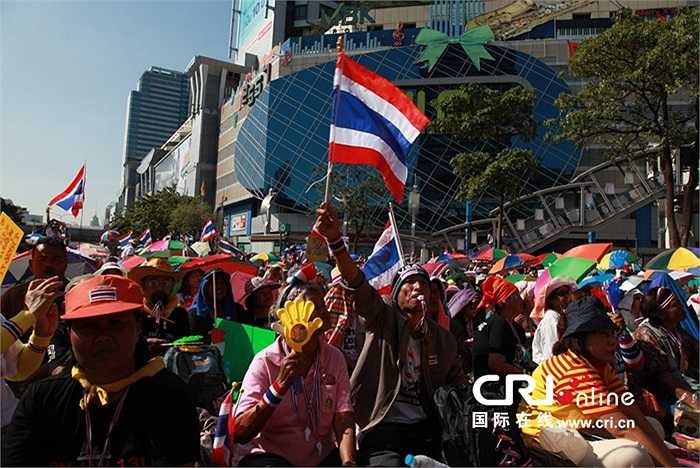 Phong trào biểu tình do thủ lĩnh Suthep Thaugsuban dẫn đầu muốn gây sức ép chính quyền của Thủ tướng Yingluck Shinawatra từ chức