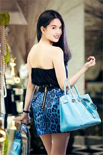 Ngọc Trinh sở hữu BST túi xách thuộc thương hiệu Hermes trị giá không dưới 12.000 USD.