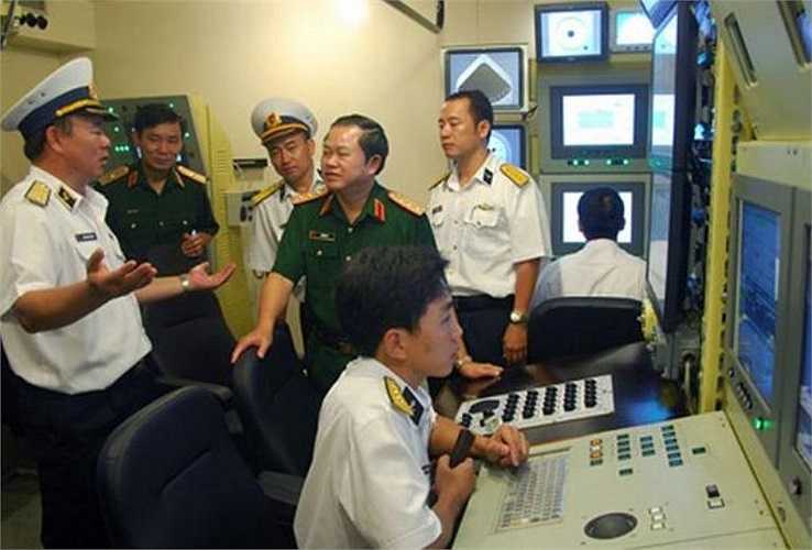 Trước đó, ngày 10/1, Thượng tướng Đỗ Bá Tỵ, Ủy viên Trung ương Đảng, Ủy viên Thường vụ Quân ủy Trung ương, Tổng Tham mưu trưởng QĐND Việt Nam, Thứ trưởng Bộ Quốc phòng cũng đã đến thăm, kiểm tra các đơn vị đóng quân tại Tp. Cam Ranh, tỉnh Khánh Hòa.