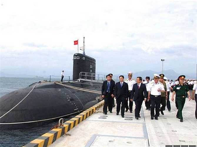 Ngày 9/1, Ủy viên BCT, Bí thư Thành ủy Hà Nội Phạm Quang Nghị dẫn đầu Đoàn đại biểu lãnh đạo thành phố đã đến thăm, động viên cán bộ chiến sĩ Lữ đoàn 189 và kíp tàu ngầm mang tên HQ 182- Hà Nội tại quân cảng Cam Ranh, tỉnh Khánh Hòa.
