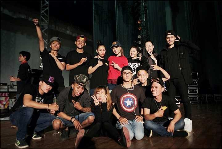 Trong công tác chuẩn bị cho đêm liveshow 'Gửi tình yêu của em', Mỹ Tâm đã có mặt tại Đà Nẵng và có buổi tập cùng vũ đoàn MTE.