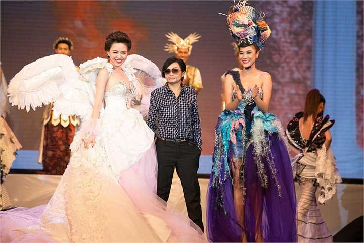 Phương Thanh đã xuất hiện trên sân khấu ĐÔ NITE với tạo hình không thể chuẩn men hơn.