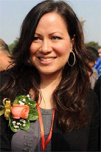 Cô kết hợp với ca sỹ Brad Laner tạo thành nhóm nhạc Medicine. 