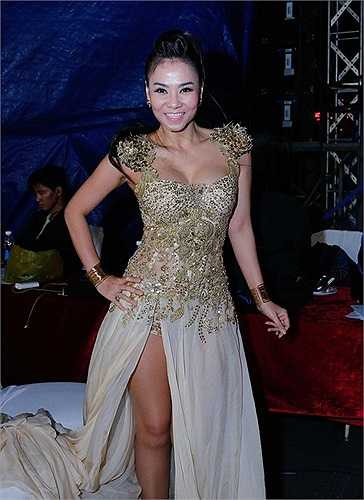 Từ khi công khai, vợ chồng Thu Minh luôn xuất hiện như hình với bóng tại các sự kiện. Sự quấn quýt của cặp đôi khiến nhiều người không khỏi ganh tỵ với hạnh phúc của họ.