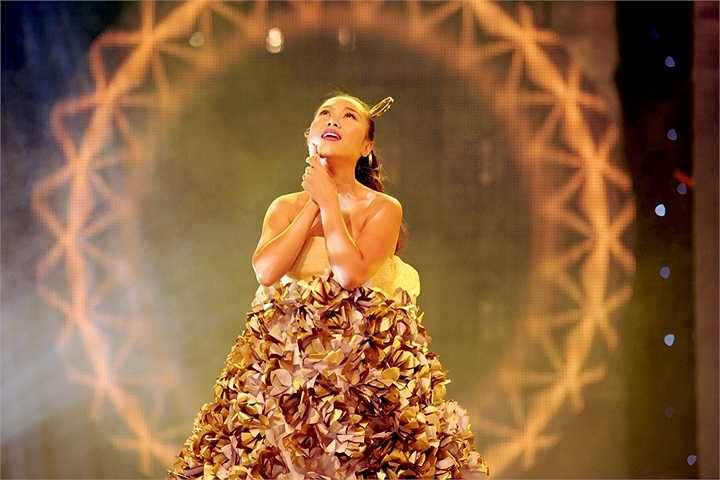 Dù đang mang thai ở tháng thứ 6, thế nhưng Đoan Trang vẫn nhiệt tình nhận lời mời tham gia chương trình.