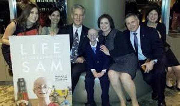 Sam đã cho thế giới hiểu rõ hơn về căn bệnh lão hóa, cậu cũng đã dạy cho chúng ta cách làm chủ cuộc đời, những lời chia sẻ chân tình được đông đảo người hâm mộ gửi đến Sam và gia đình của cậu.