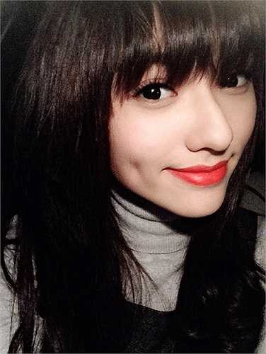 Hồng Quế xinh đẹp như búp bê.