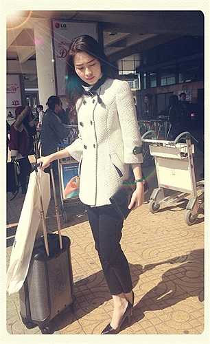 Thu Minh tập chương trình cùng Đông Nhi.