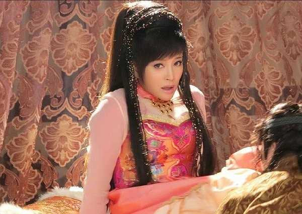 Mới đây, mỹ nhân U60 đã khiến khán giả khó chịu với vai diễn của mình trong Tùy Đường anh hùng 3.