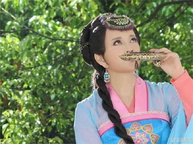 Dù nhiều lần đảm nhận vai trẻ hơn tuổi thật, nhưng lần này Lưu Hiểu Khánh bị đánh giá là ‘quá lố’.