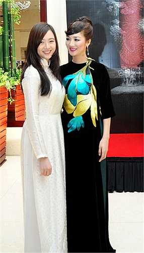 Anh Sa là tên con gái đầu lòng của Giáng My. Cô nàng thường xuyên được tháp tùng mẹ tới dự các sự kiện của làng giải trí.