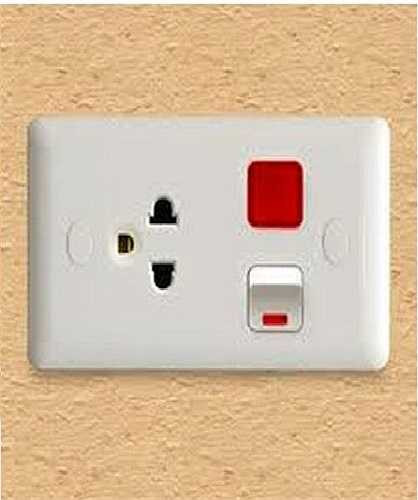 Công tắc đèn. Việc bật tắt đèn thật là đơn giản, tay người chỉ có chạm vào một lát thôi nhưng ở những chỗ công tắc đèn công cộng thì trung bình mỗi năm có đến hàng triệu người chạm vào đã khiến nó trở thành một trong những vật dụng hàng ngày bẩn nhất. Ước tính sơ sơ thôi đã có khoảng 217 con vi khuẩn/6,45 cm2 của chiếc công tắc.