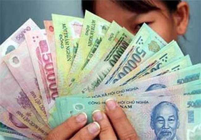 Tiền. Có một số lượng lớn vi khuẩn trên những tờ tiền giấy chúng ta tiêu hàng ngày mà bạn không thể tưởng tượng ra nổi. Theo kết quả ghi nhận được tại Mỹ, người ta tìm thấy đến 135.000 con vi khuẩn trên tờ giấy bạc 1 đô la và ước chừng khoảng 126.000 con vi khuẩn trên những tờ tiền khác.