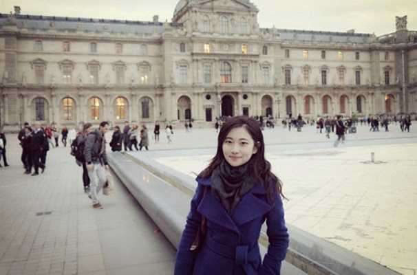 Nữ tiến sĩ thu hút sự chú ý bởi vẻ ưa nhìn, trẻ trung, thời trang, khác hẳn với hình ảnh kính cận dày cộp, cứng nhắc trong suy nghĩ của nhiều người.