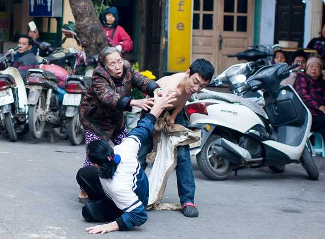 Nghịch tử truy sát mẹ giữa phố: Cộng đồng tột cùng căm phẫn