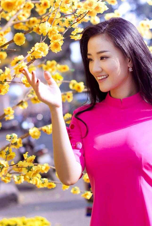 Tức mắt nhìn Phi Thanh Vân ham hố khoe dáng