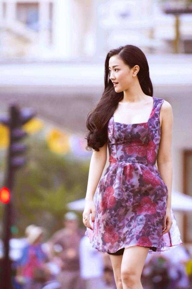 Tức mắt nhìn Phi Thanh Vân ham hố khoe dáng