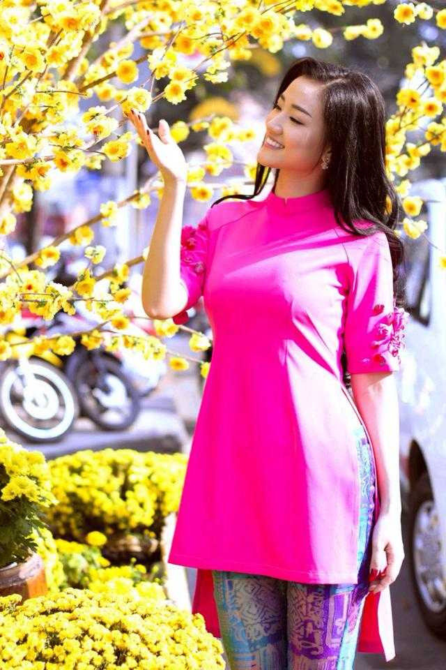 Tức mắt nhìn Phi Thanh Vân ham hố khoe dáng