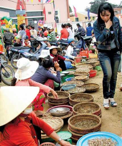 Li kì phiên chợ duy nhất trong năm, họp ngày mùng Một Tết 3