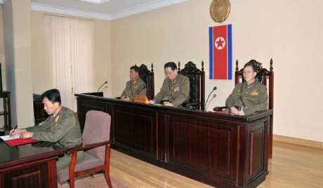 Hình ảnh bên trong phiên tòa xử Chang Song-thaek