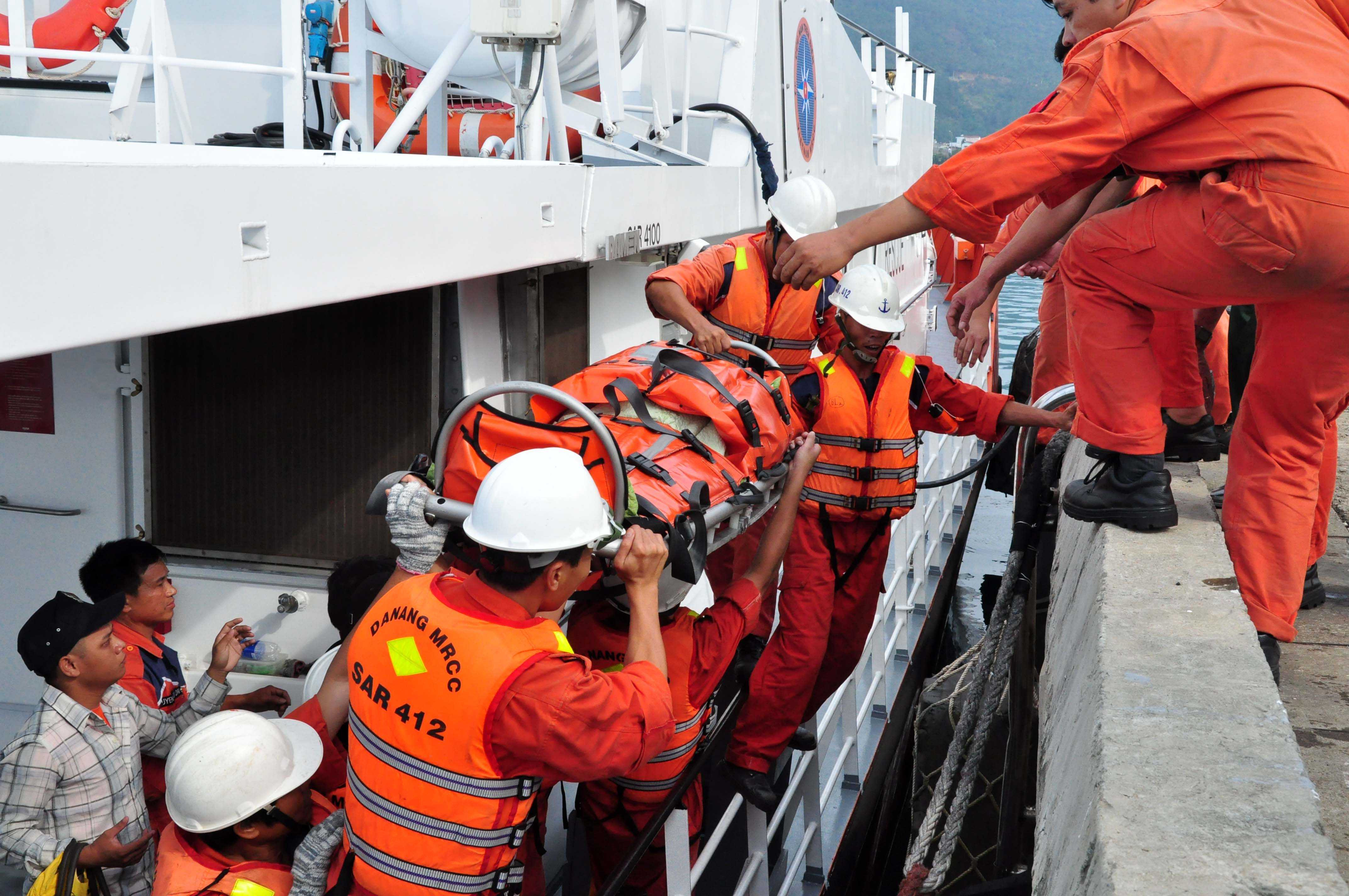 ngư dân, cứu nạn, trên biển, Hoàng Sa, Đà Nẵng, bị nạn