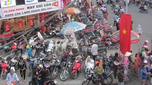 chùa Bà, lễ hội, bãi giữ xe.