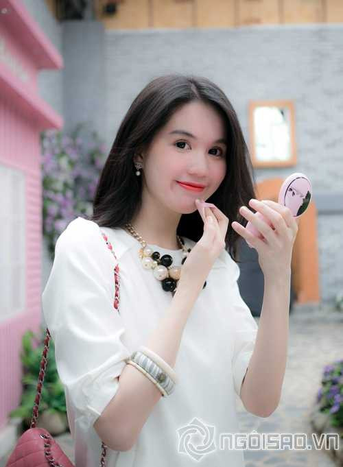 Ngọc Trinh được bạn trai tặng đồng hồ hơn 800 triệu nhân dịp Valentine | Người mẫu ngọc trinh,nữ hoàng nội t ngọc trinh,ngọc trinh được tặng đồng hồ giá trị