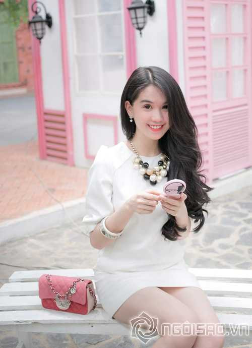 Ngọc Trinh được bạn trai tặng đồng hồ hơn 800 triệu nhân dịp Valentine | Người mẫu ngọc trinh,nữ hoàng nội t ngọc trinh,ngọc trinh được tặng đồng hồ giá trị