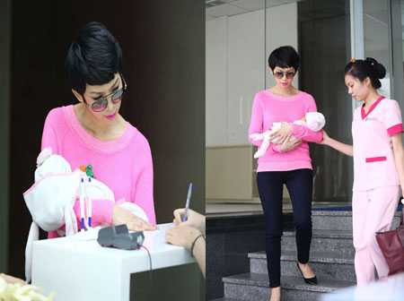 Xuân Lan lần đầu tiên khoe con gái trước công chúng
