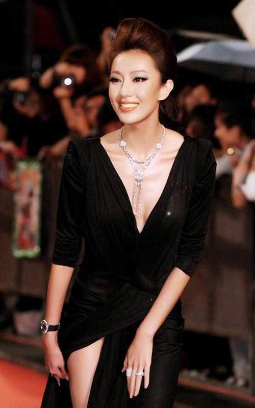 1001 kiểu khoe chân nhức nhối của giai nhân - 14