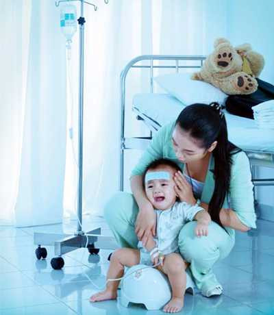 Khi con bị tiêu chảy, chế độ dinh dưỡng đóng góp một phần quan trọng giúp trẻ phục hồi, vì vậy cha mẹ không thể bỏ qua khâu quan trọng này khi chăm con bị ốm.