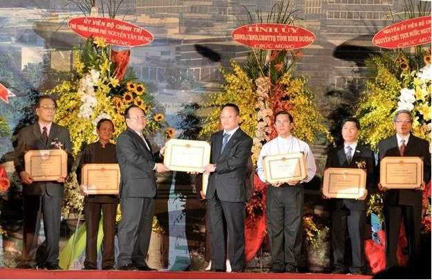 Eurowindow nhận bằng khen tại lễ khánh thành Trung tâm hành chính tỉnh Bình Dương