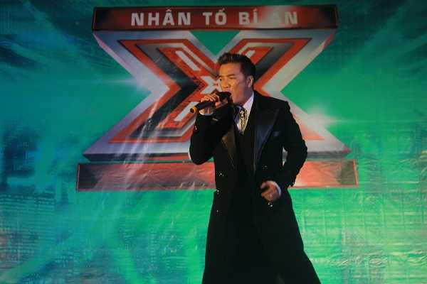 Hàng ngàn thí sinh đội mưa rét gặp Mr Đàm thi X-Factor