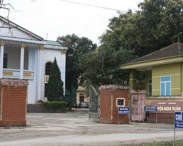 Hà Tĩnh, non bộ, trấn yểm, chủ tịch, trụ sở, bít cổng